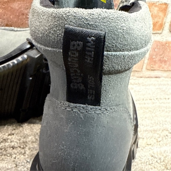 Dr. Martens Corran 3I 3-Eye Suede Heeled Boots Women’s Size 7 Grey Wednesday NEW - Picture 12 of 15